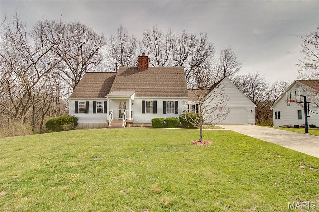 9 Fox Hill Dr, Carlinville, IL 62626 | Zillow