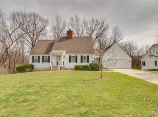 9 Fox Hill Dr, Carlinville, IL 62626