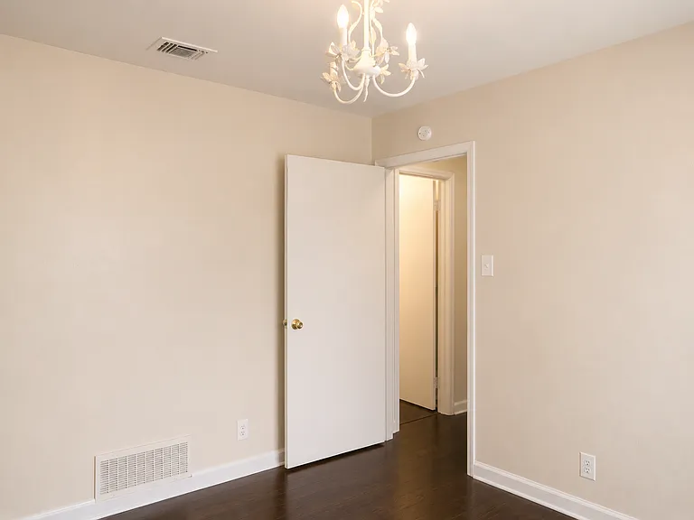 126 Hollyhill Ln #126 — Photo 16