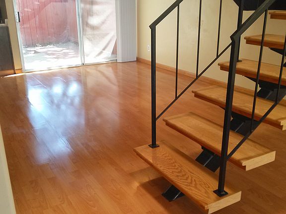 3rd image of 1527 Royal Way #Townhouse
