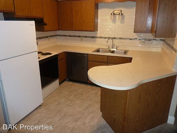 4th image of W194N16510 Eagle Dr APT C3