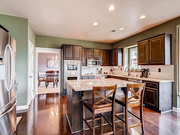 5th image of 605 Bluff Oak Ct