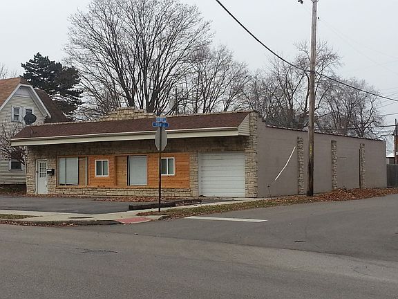 2nd image of 574 S Detroit St