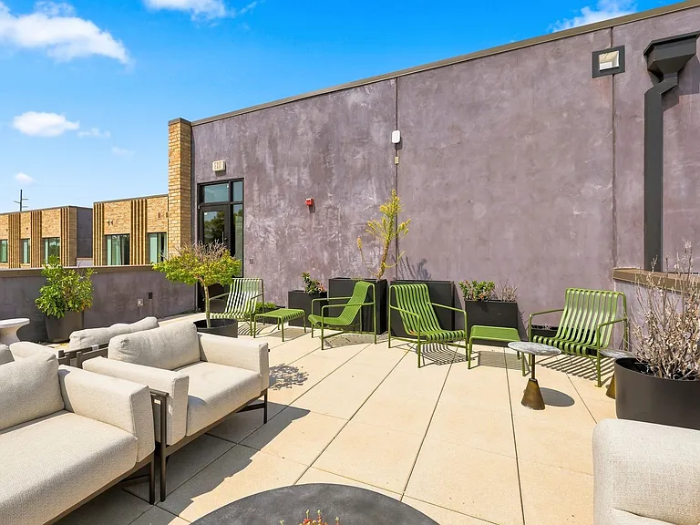 1090 Haysboro Ave #113 — Photo 30