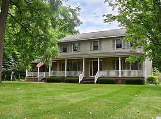 35 Broad St, Kinderhook, NY 12106
