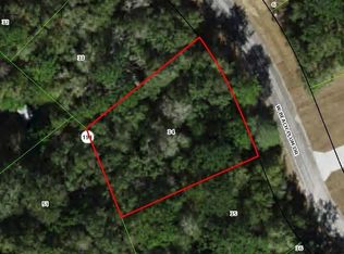 2032 W Beach Plum Dr, Citrus Springs, FL 34434