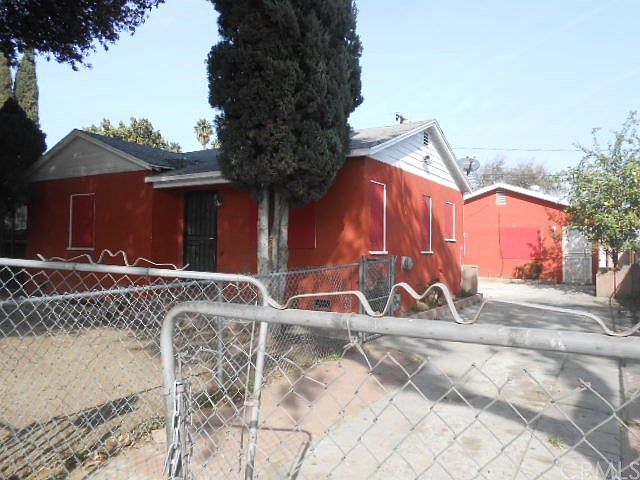 1st image of 4225 Fernwood Ave