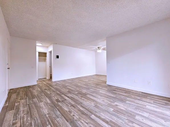 523 Grape St.