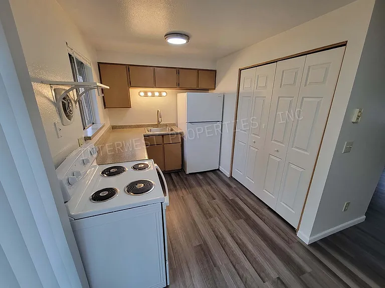 2618-2650 Neals Ln — Photo 6
