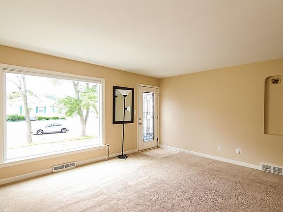 2nd image of 13613 Royal Blvd