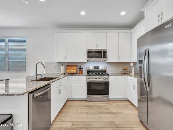 16819 W ECHO Lane, Waddell, AZ 85355