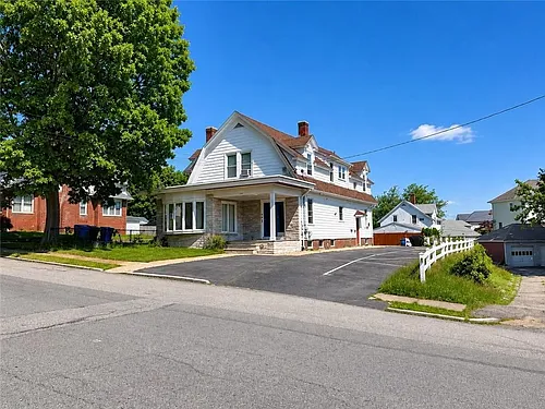 308 Farmington Ave #2R Photo 1
