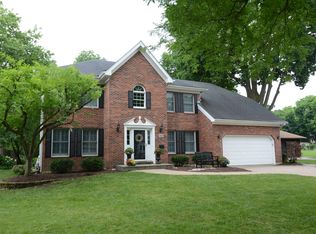 602 Gray St, Geneva, IL 60134