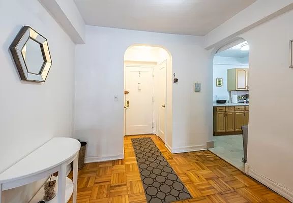 2nd image of 420 W 206th St #6B