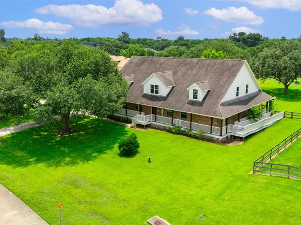 3811 Westerdale Dr, Weston Lakes, TX 77441