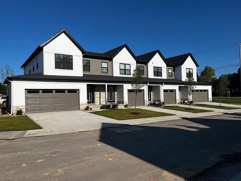 4414 Trillium Ct — Photo 1
