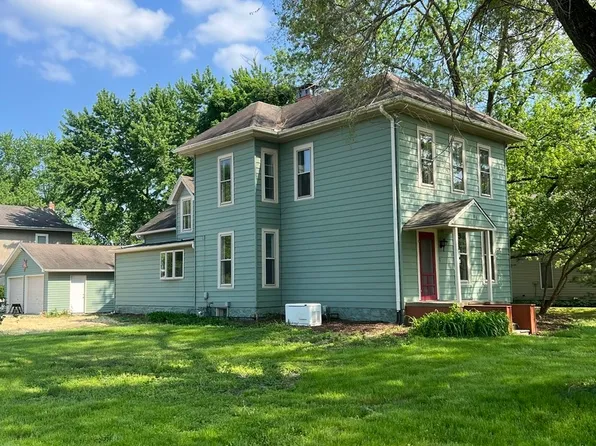 106 S Main St, Seneca, IL 61360