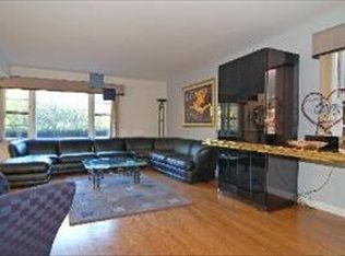 232 Hibbard Rd, Wilmette, IL 60091