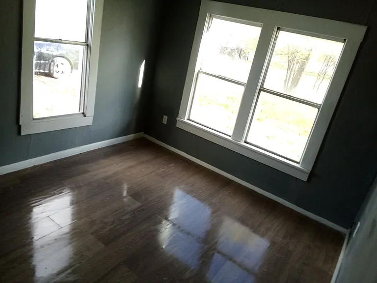 305 SW Summit Ave — Photo 7