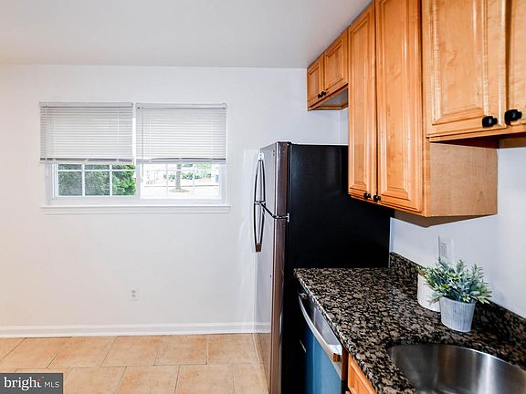 5th image of 1114 Adeline Way