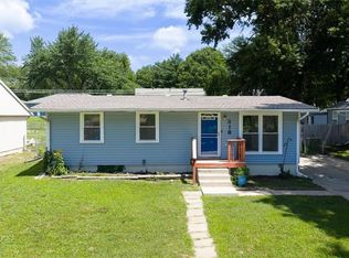 318 Holiday Dr, Lansing, KS 66043