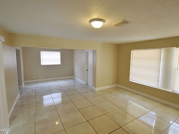 40110185_3132 NW 42nd St_Lauderdale Lakes_FL_2017-2