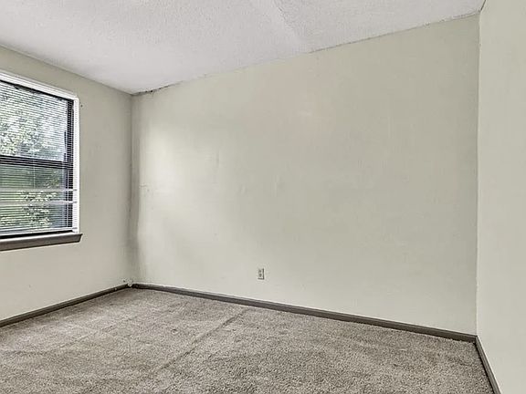 2nd image of 3300 E Linwood Blvd #1