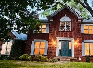 703 Foxgate Rd, Louisville, KY 40223