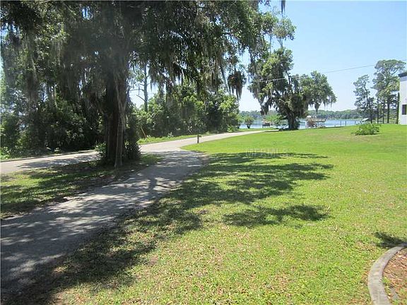 2nd image of 744 Lake Winnemissett Dr