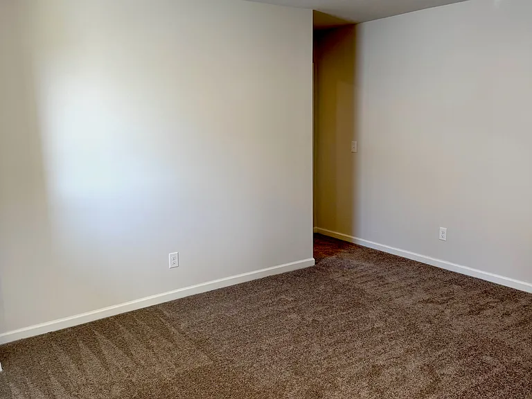 889 Moray Ln — Photo 10