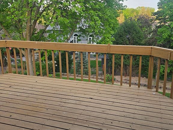 3rd image of 131 Wyndham Cir W