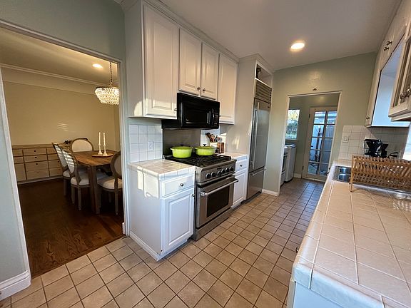 Kitchen- new gas stove and dishwasher (not photographed)