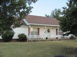 1806 S Main St, Leachville, AR 72438