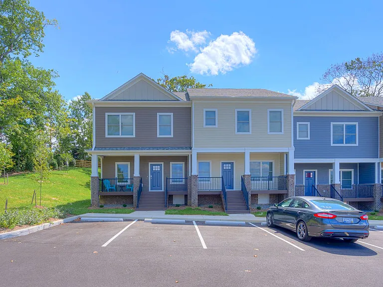 100 Hoopers Ln — Photo 15