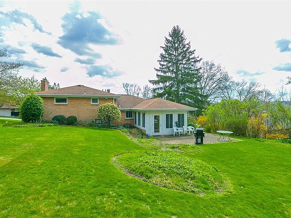 3rd image of 4204 Colonial Dr