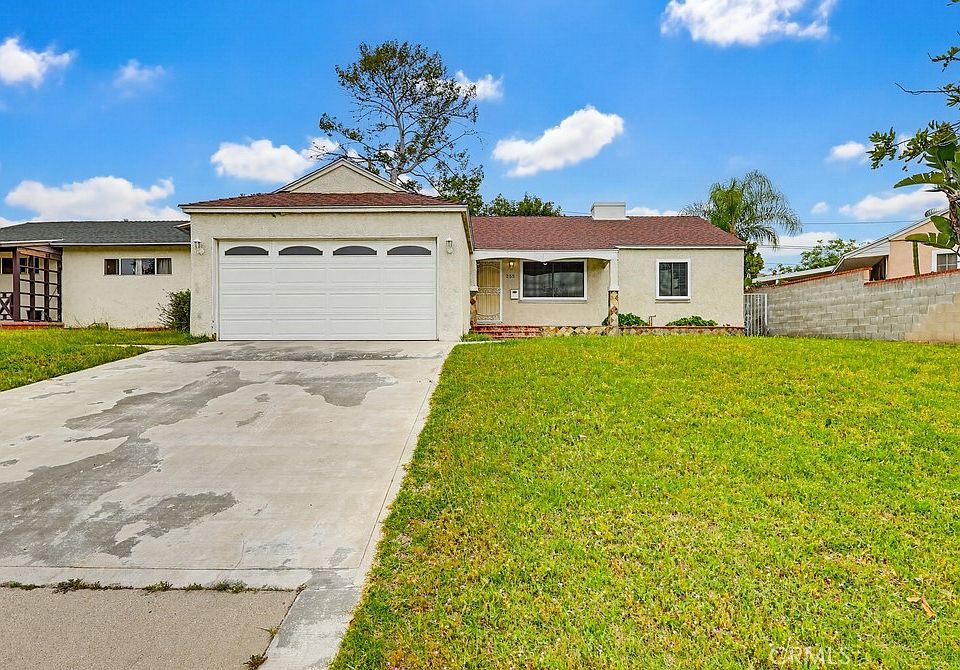 1st image of 255 E Riggin St