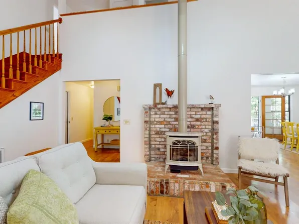 11911 Whisperwood Way, Nevada City, CA 95959