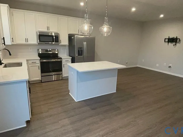 5512 Wenrich Dr — Photo 3
