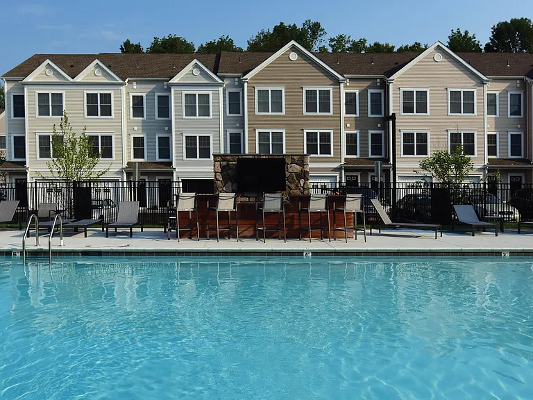 Central Pool &amp; Outdoor Lounge Area