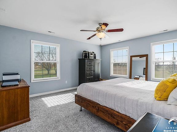 3rd image of 992 E 750th Rd