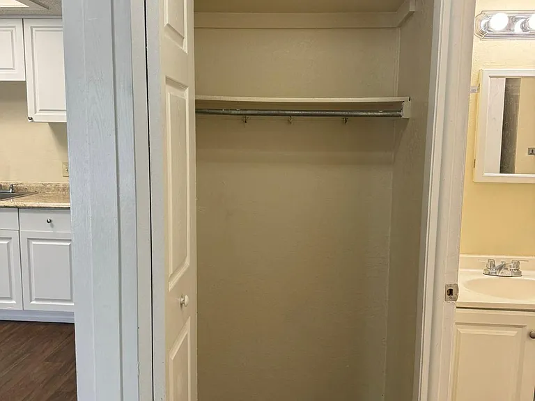 Meadowdale Apartments — Photo 11