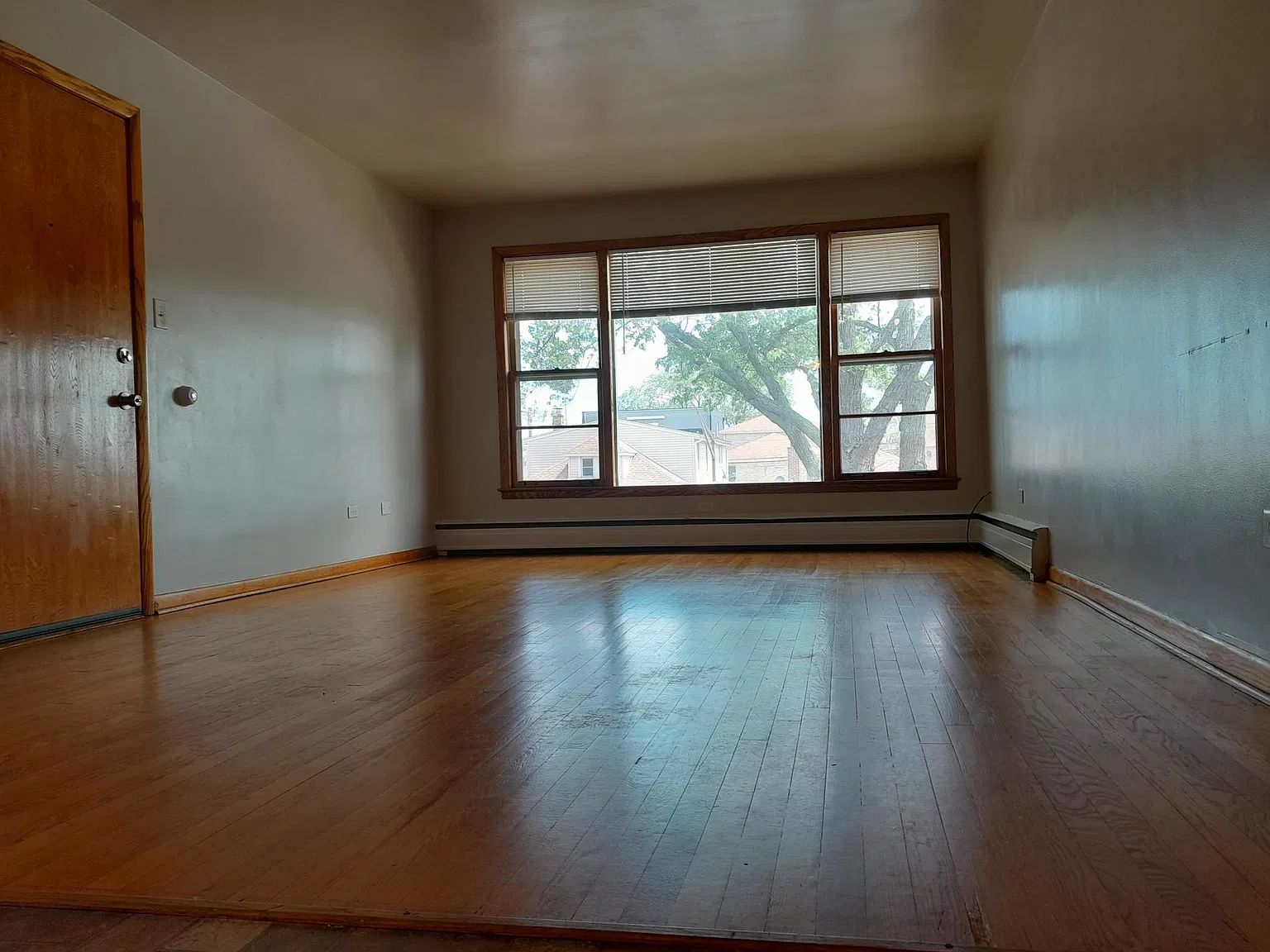 2 bed, 900 sqft, $1,550 — Photo 2