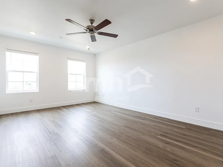 10159 Peoria Pkwy — Photo 7