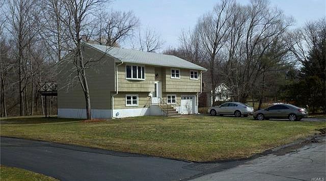 1st image of 15 Nancy Dr