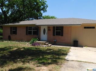 1102 Golf Course Rd, Gatesville, TX 76528