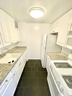 Rented by Addison Property Group | media 15