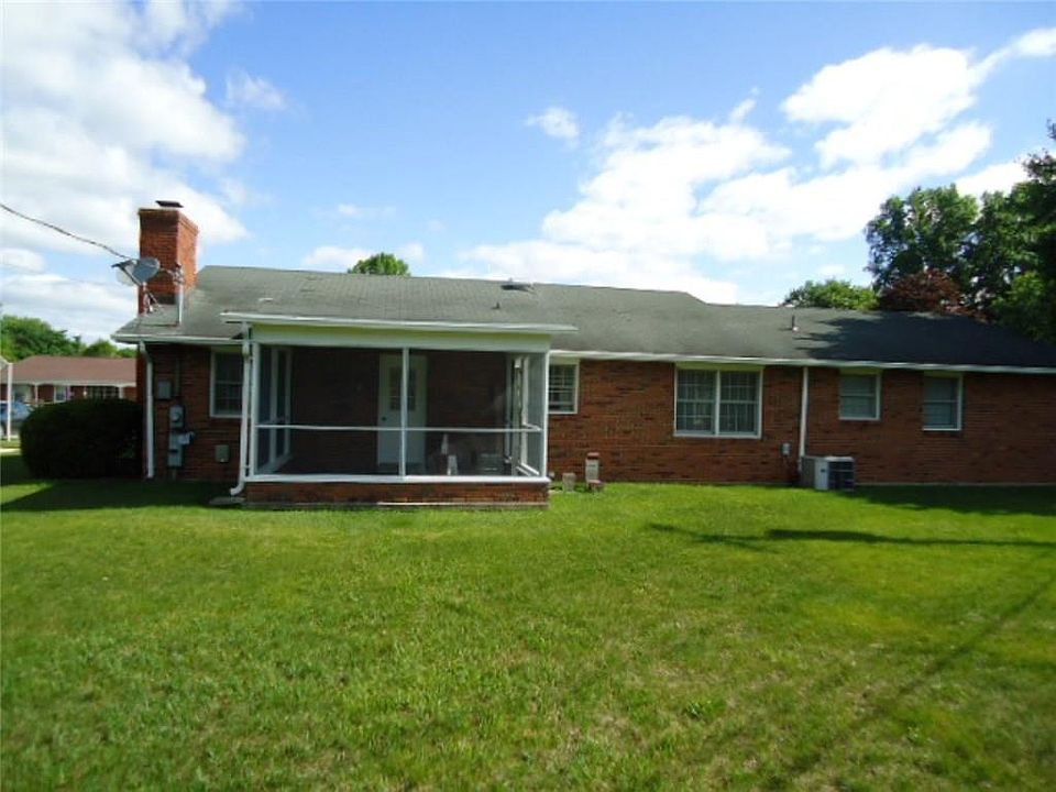 2nd image of 1245 Hawthorne Dr