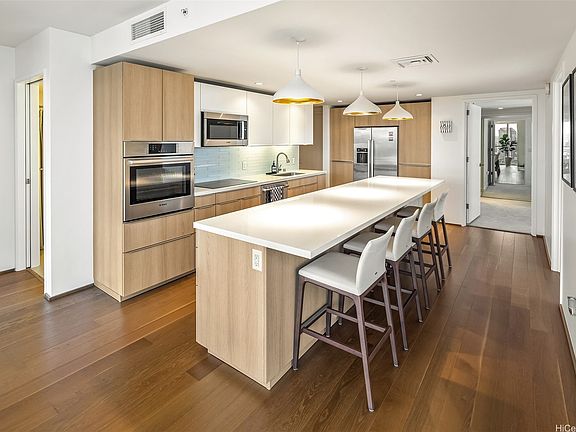 3rd image of 888 Kapiolani Blvd #3009