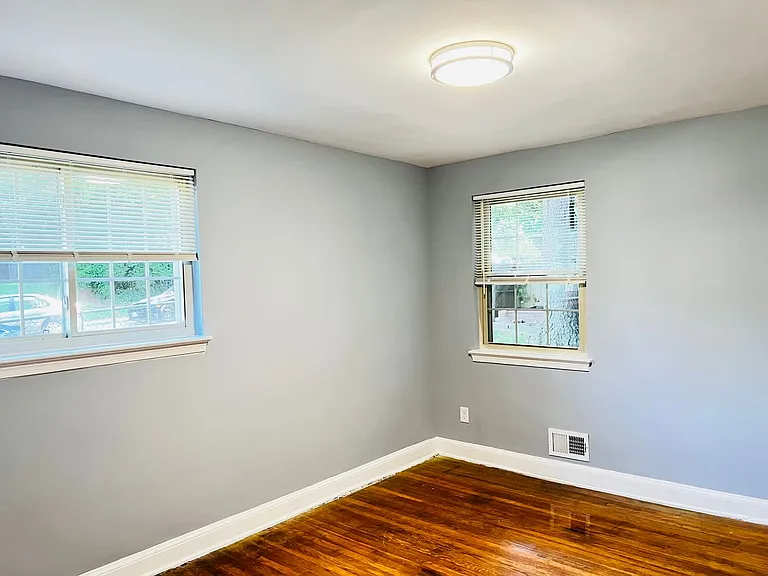 8717 Plymouth St — Photo 12