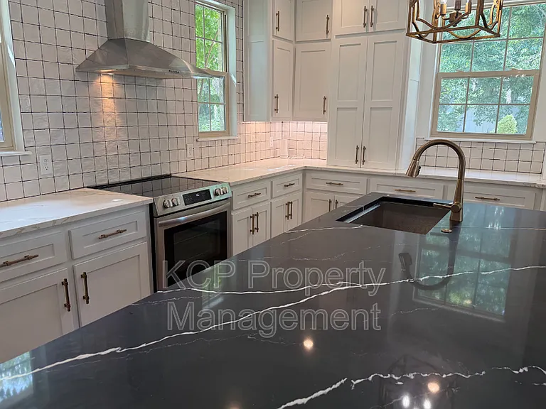 1813 Garland Ave #1 — Photo 5